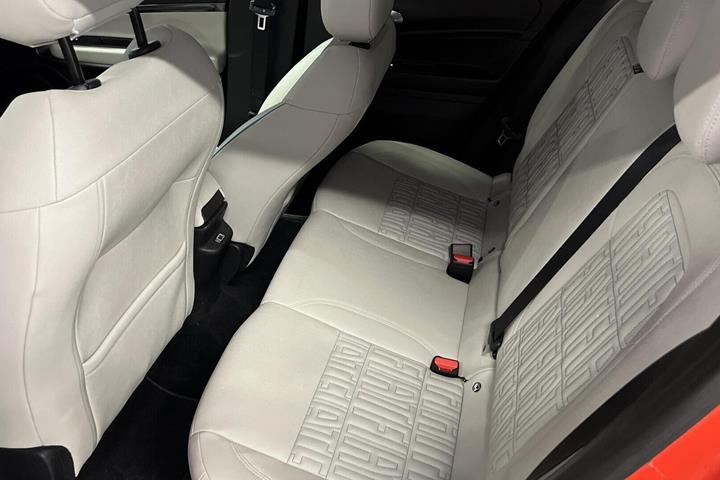 Orange Fiat 600e fra 2025