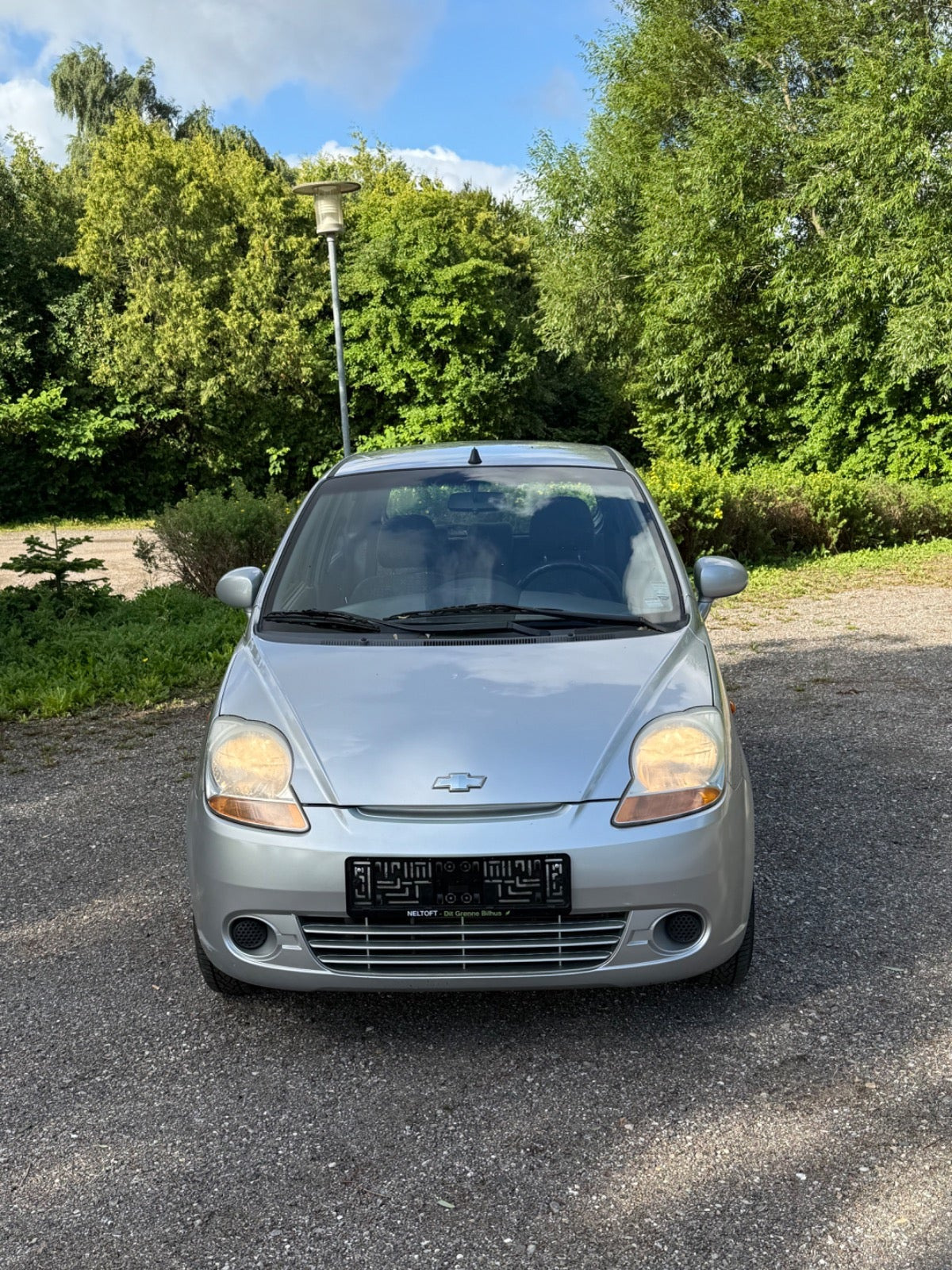 Sølv Chevrolet Matiz fra 2007 set udefra