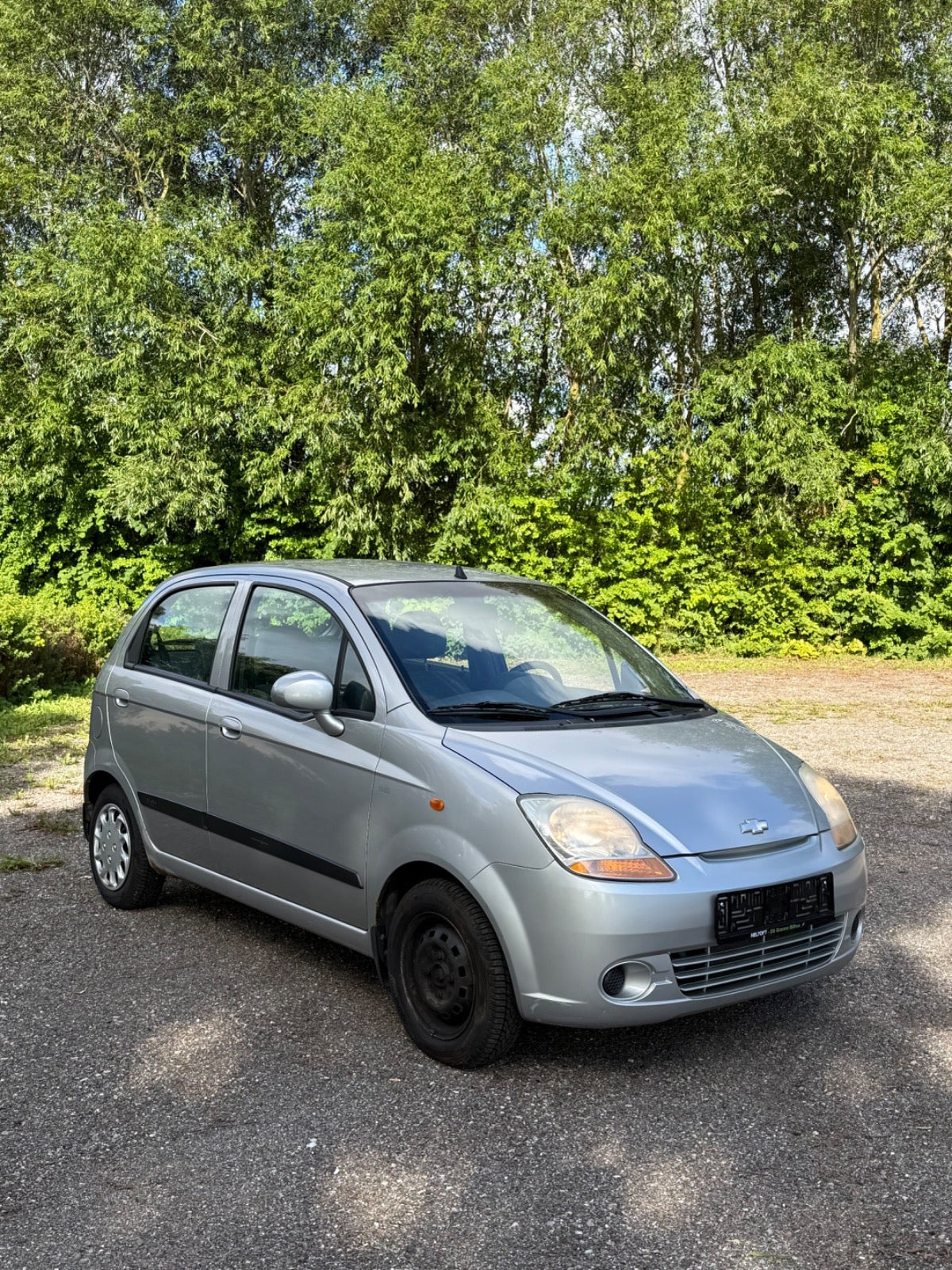 Sølv Chevrolet Matiz fra 2007 set udefra