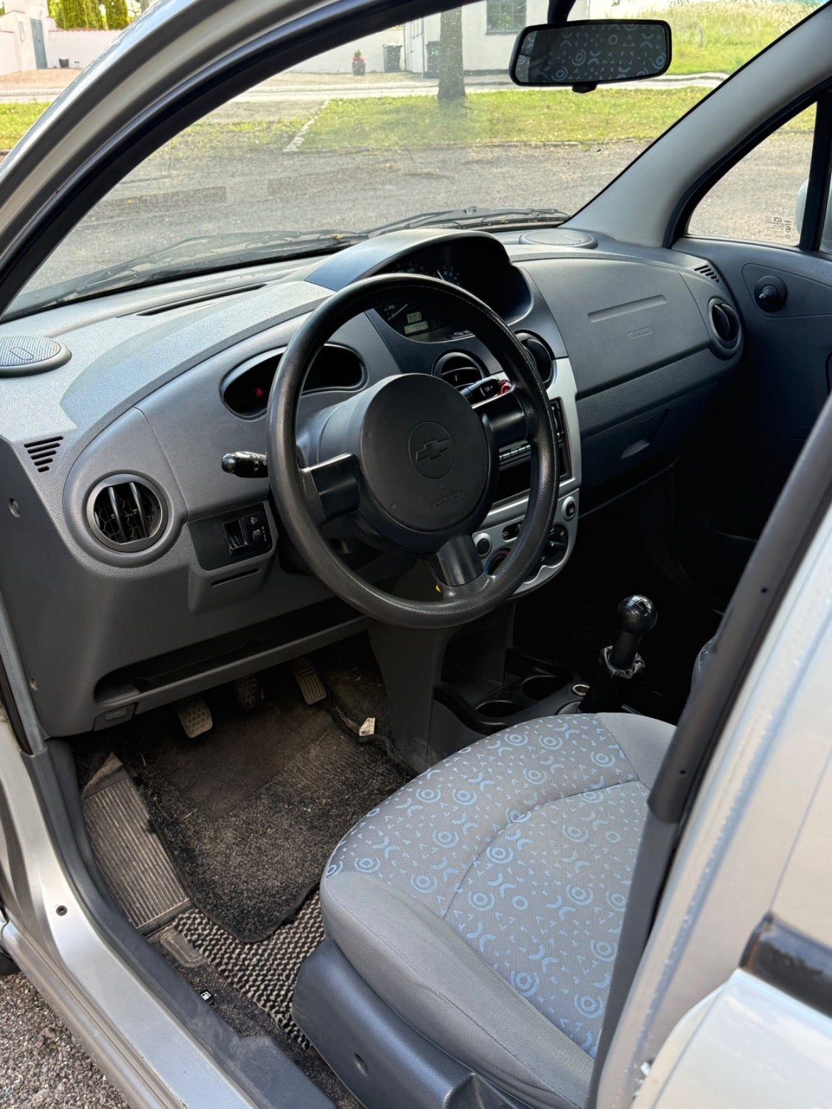 Sølv Chevrolet Matiz fra 2007 set indefra