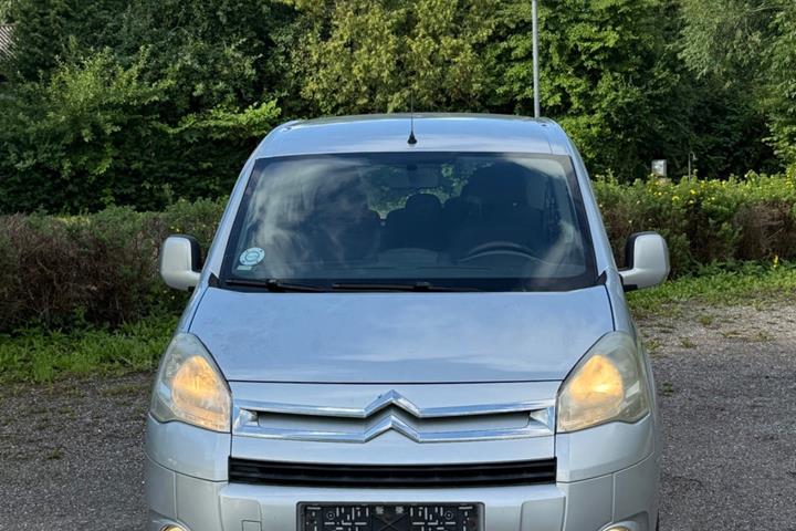 Sølv Citroën Berlingo fra 2010