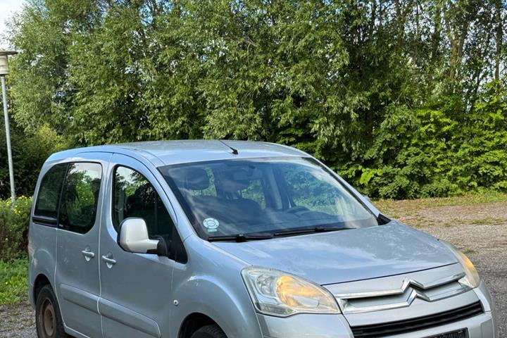 Sølv Citroën Berlingo fra 2010