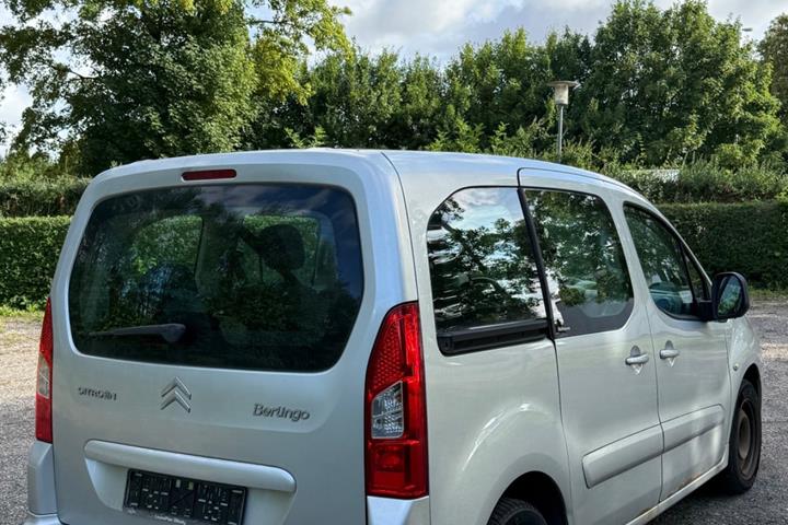 Sølv Citroën Berlingo fra 2010