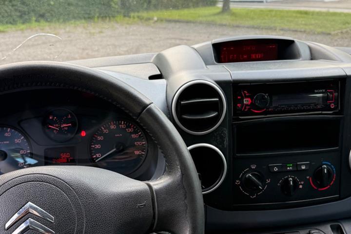 Sølv Citroën Berlingo fra 2010