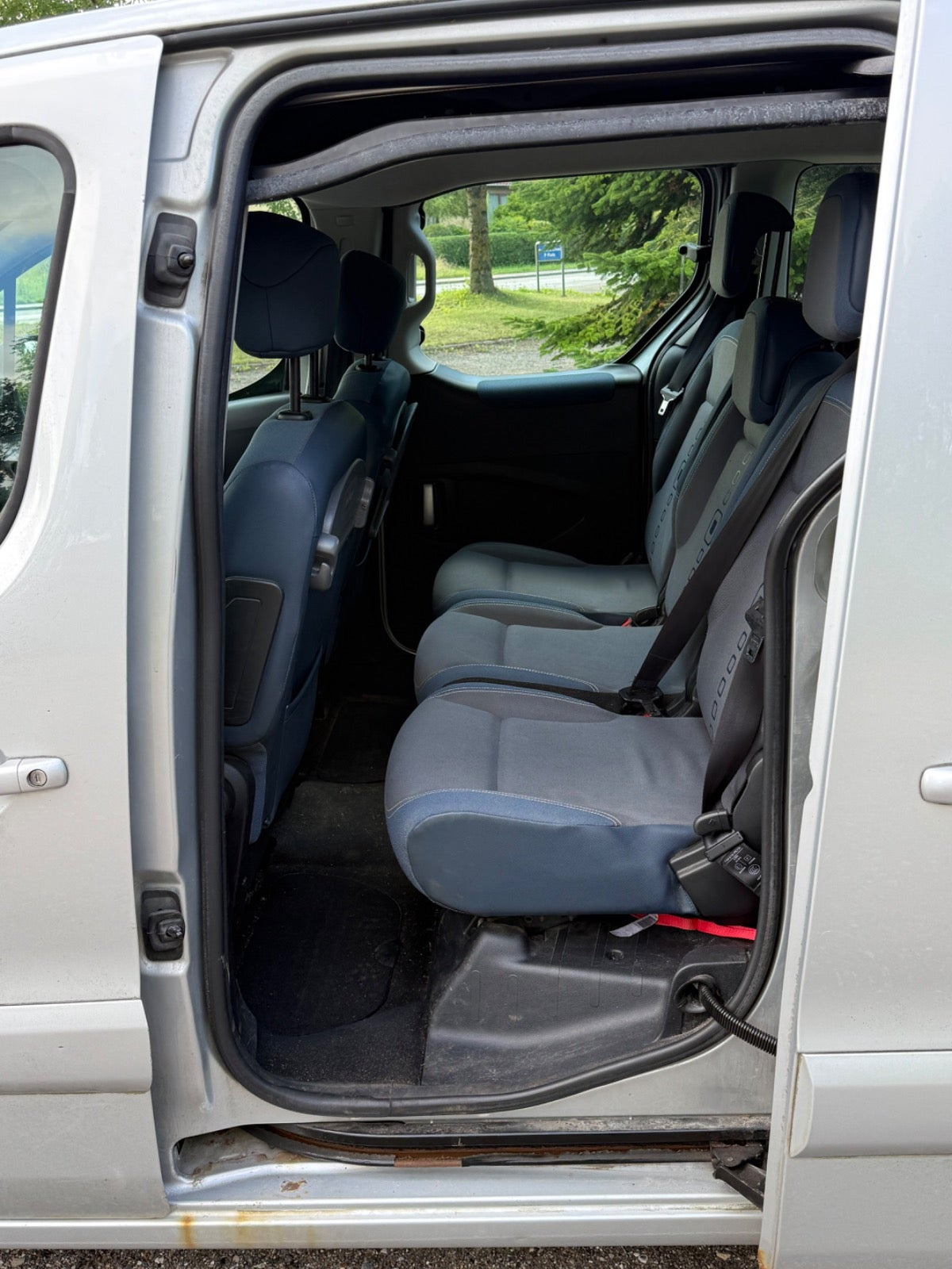 Sølv Citroën Berlingo fra 2010