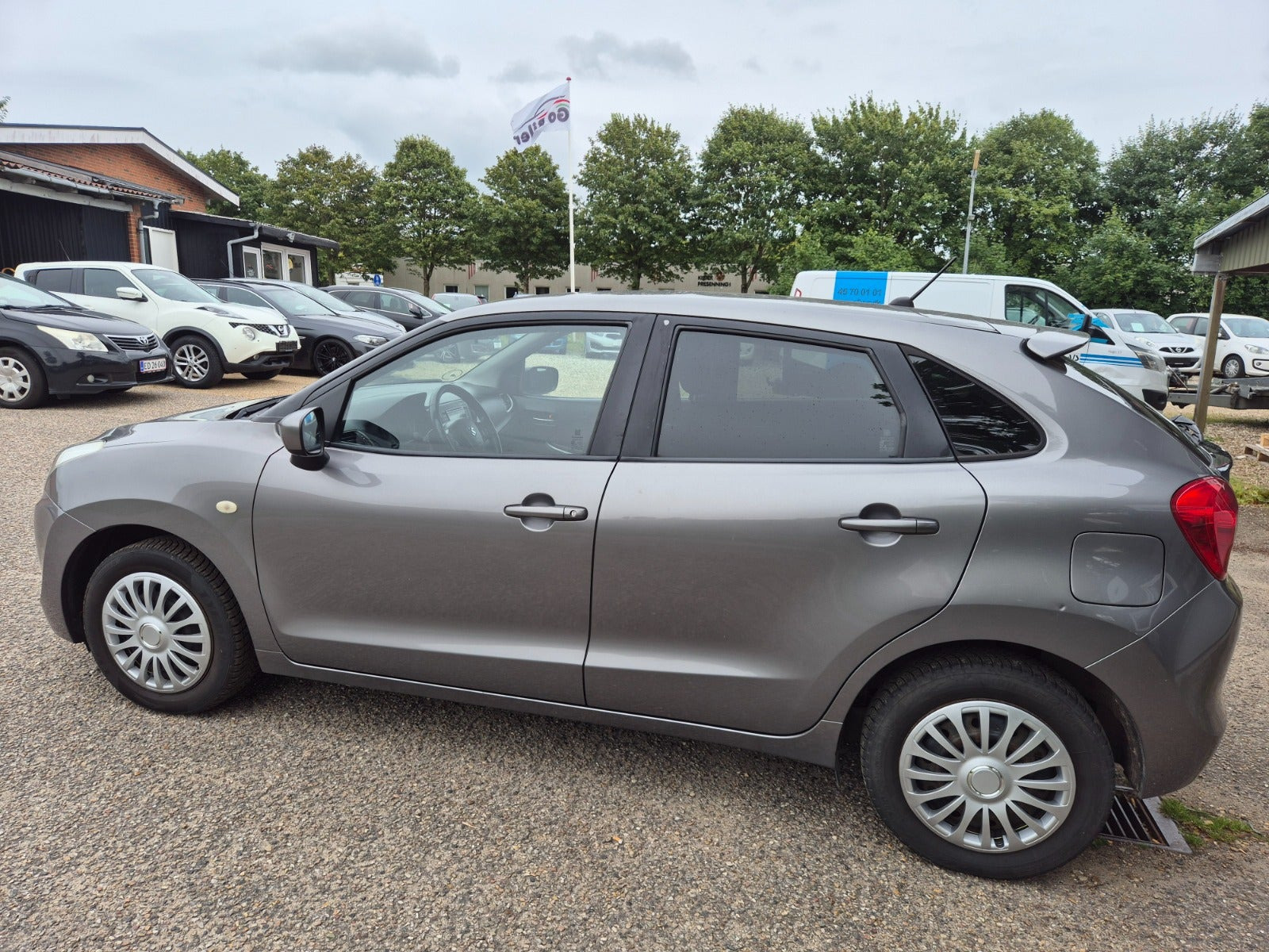 Grøn Suzuki Baleno fra 2016