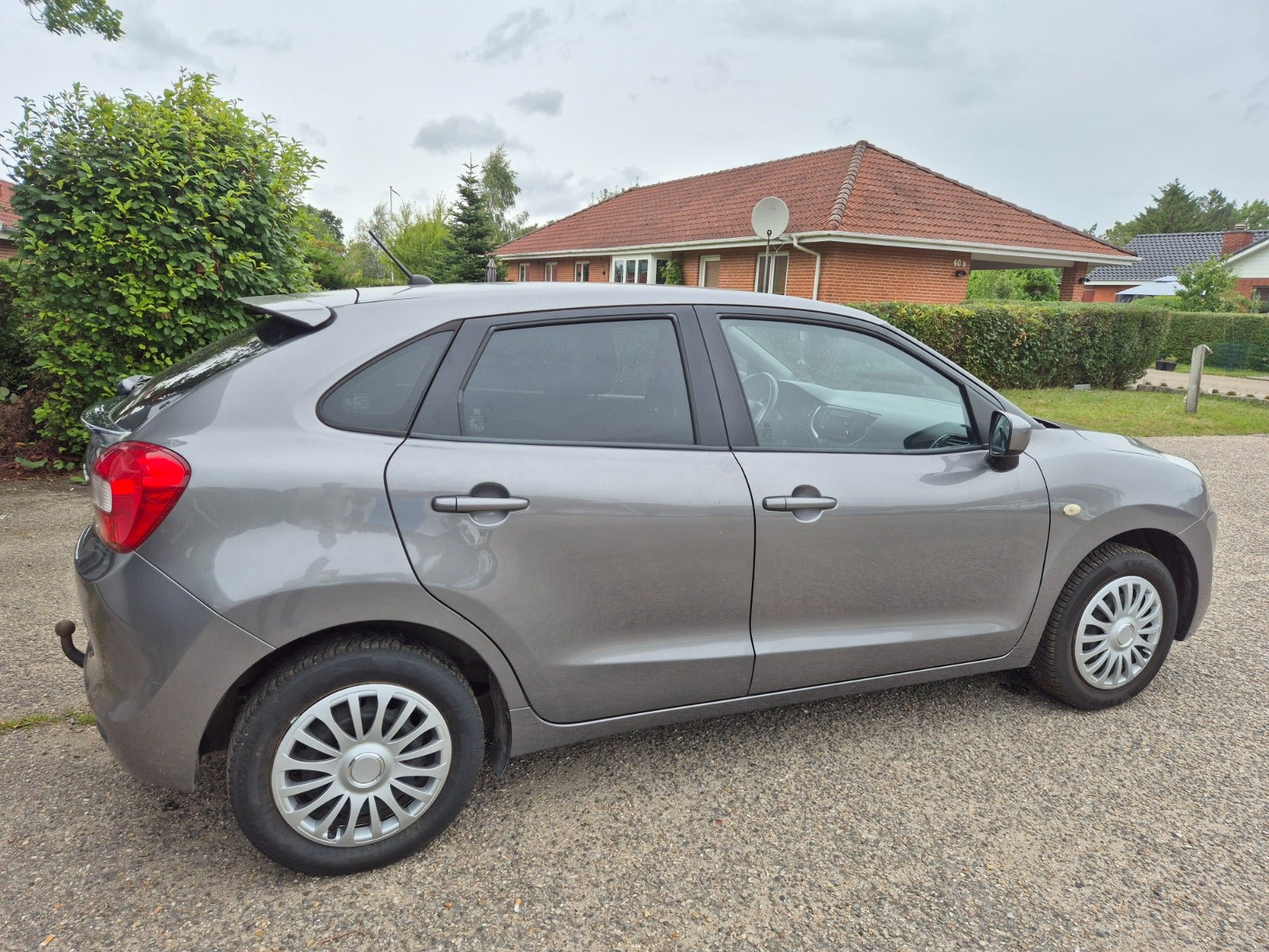 Grøn Suzuki Baleno fra 2016