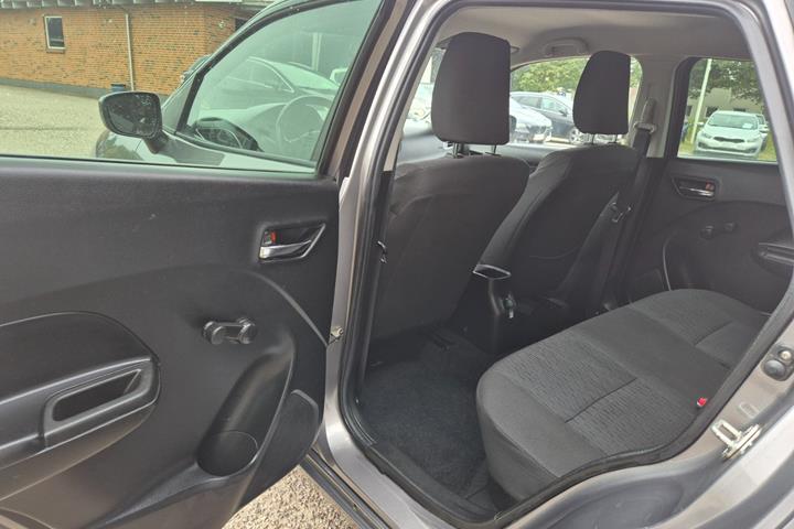 Grøn Suzuki Baleno fra 2016