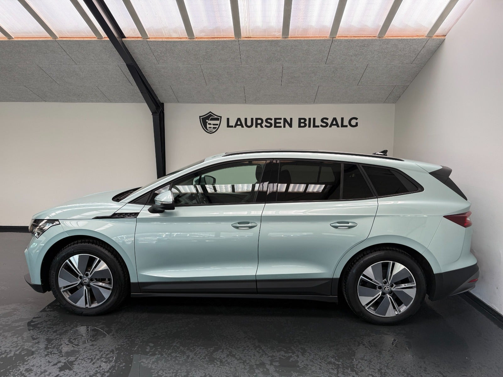 Blå Skoda Enyaq fra 2021