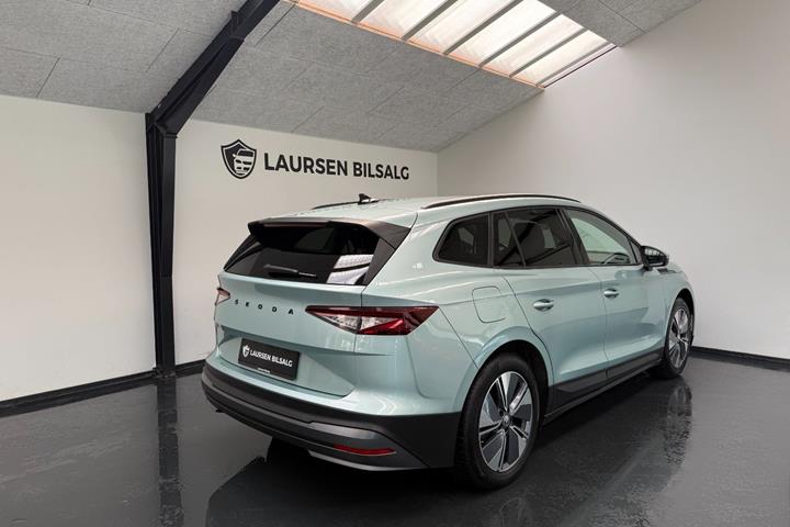 Blå Skoda Enyaq fra 2021