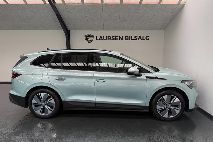 Blå Skoda Enyaq fra 2021