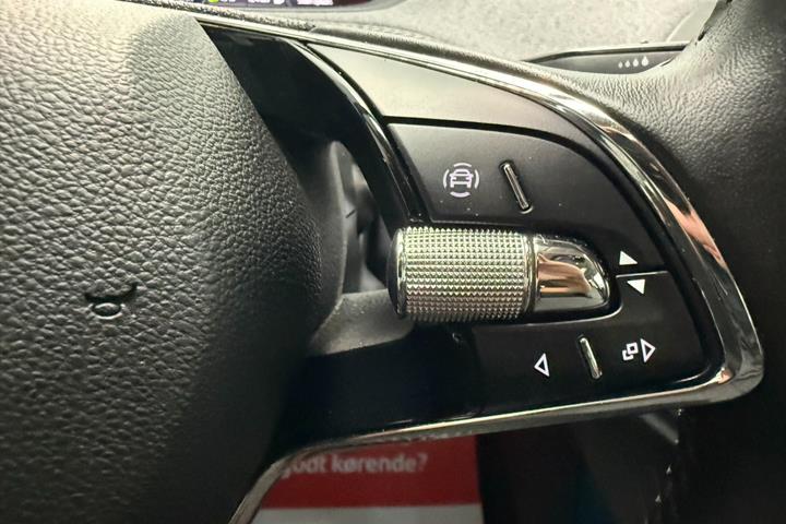 Blå Skoda Enyaq fra 2021