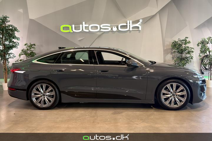 Grå Audi A6 e-tron fra 2025