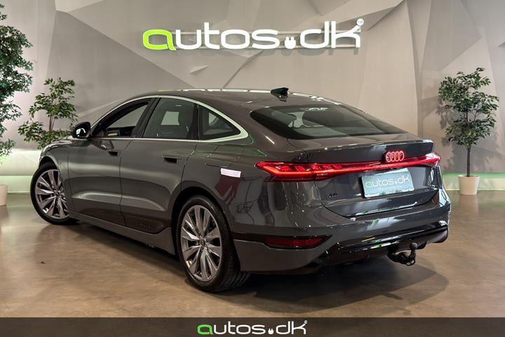 Grå Audi A6 e-tron fra 2025