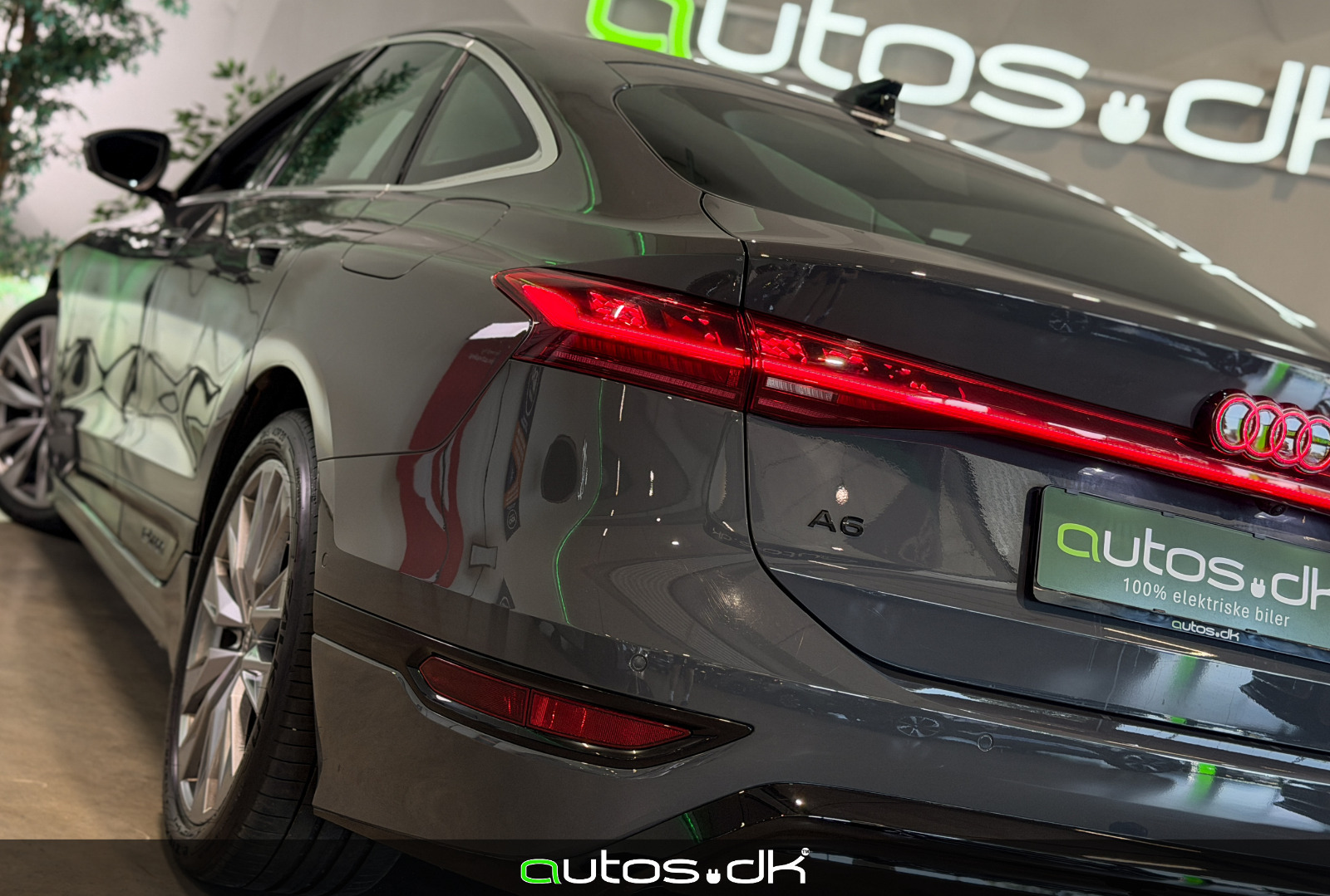 Grå Audi A6 e-tron fra 2025