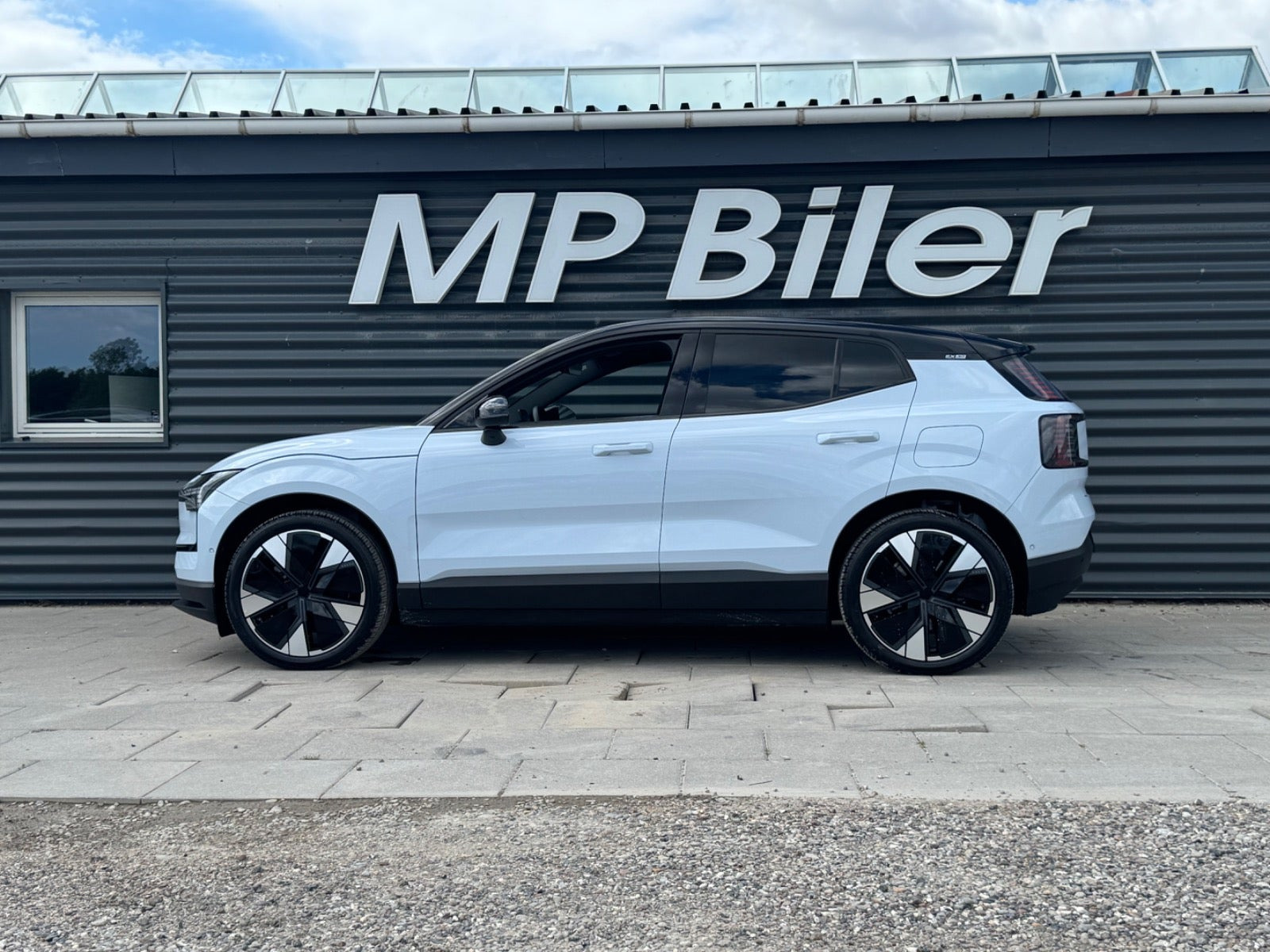 Blå Volvo EX30 fra 2025