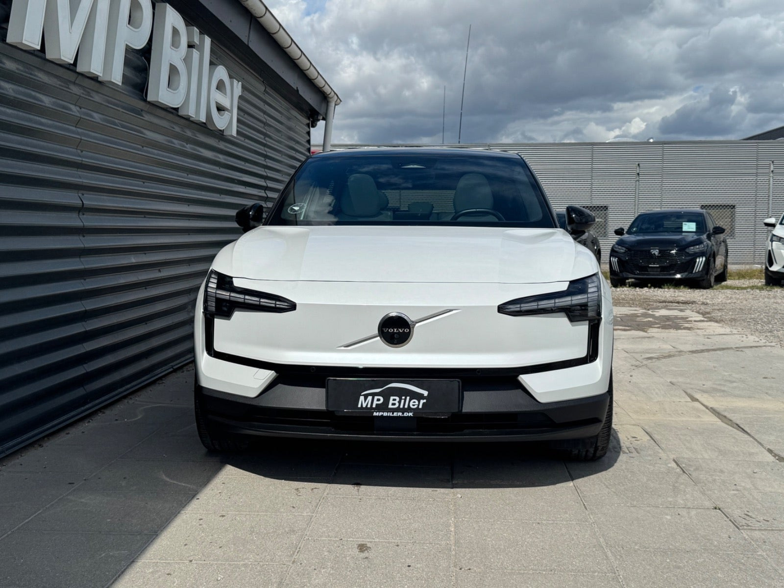 Hvid Volvo EX30 fra 2024