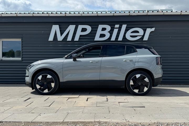 Grå Volvo EX30 fra 2025