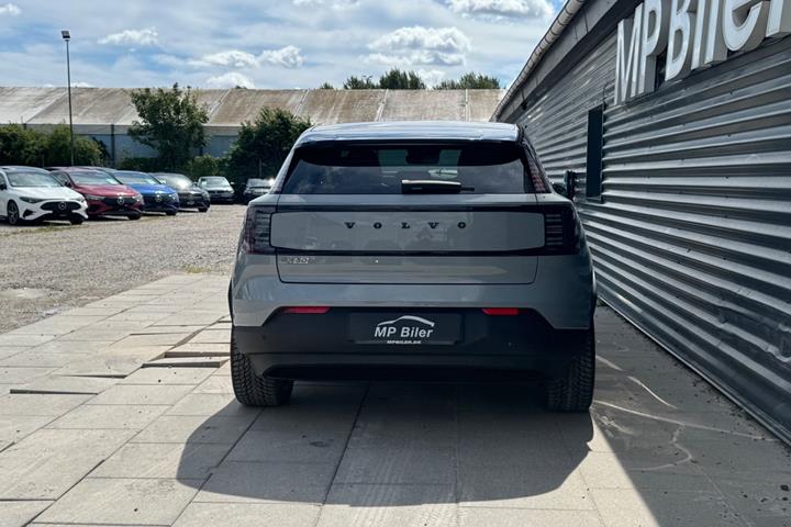 Grå Volvo EX30 fra 2025