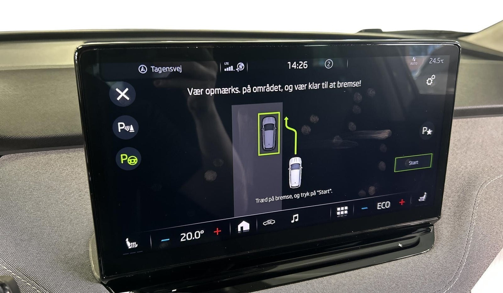 Hvid Skoda Enyaq fra 2022