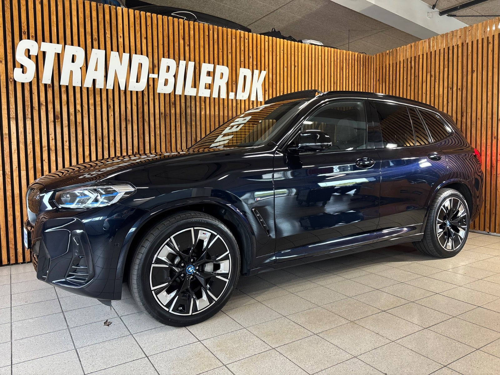 Sort BMW iX3 fra 2023