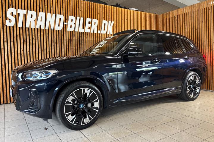 Sort BMW iX3 fra 2023