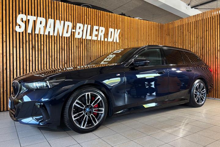 Sort BMW i5 fra 2025