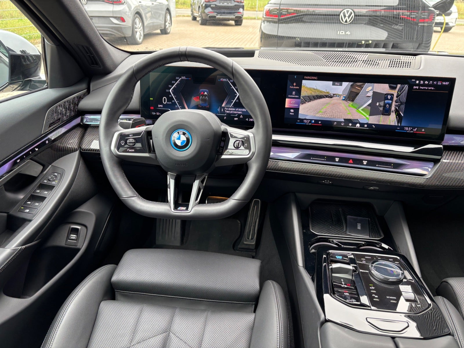 Sort BMW i5 fra 2025