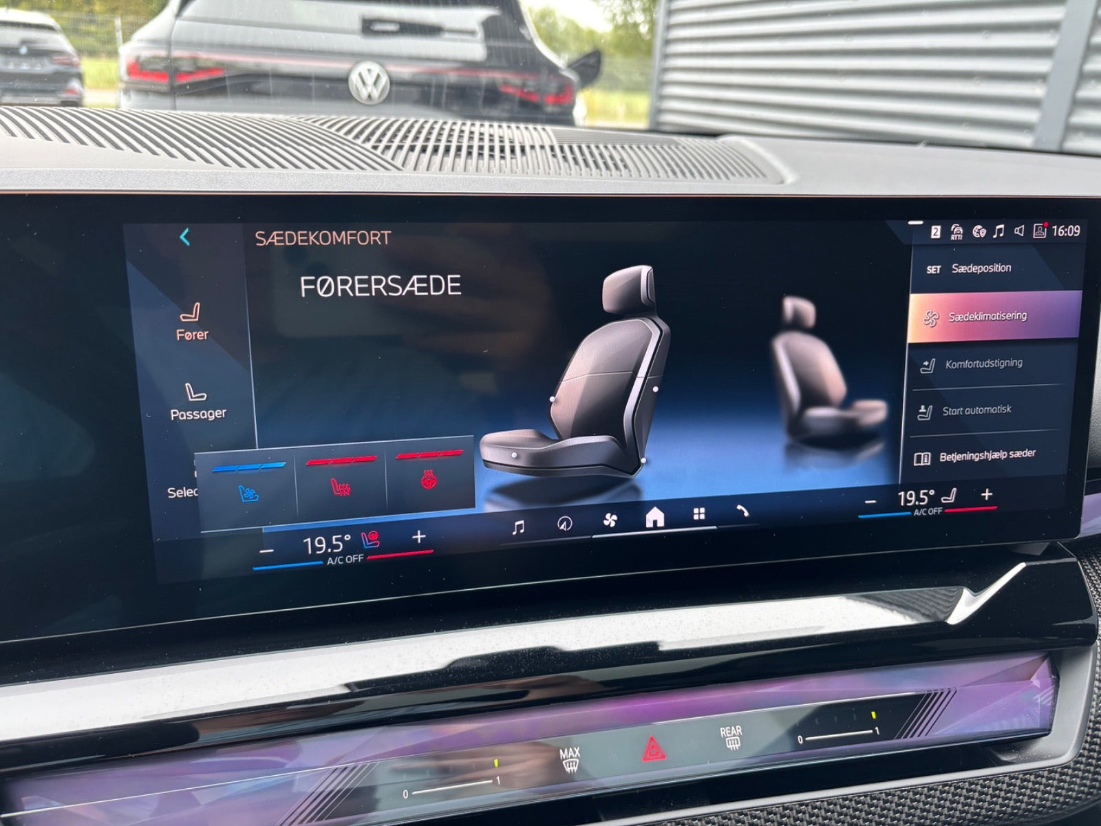 Sort BMW i5 fra 2025