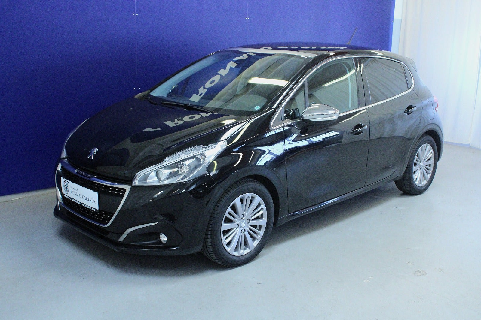 Sort Peugeot 208 fra 2019