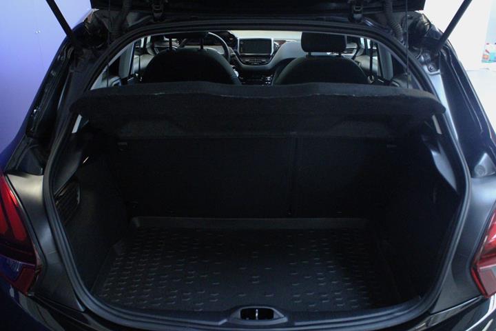 Sort Peugeot 208 fra 2019
