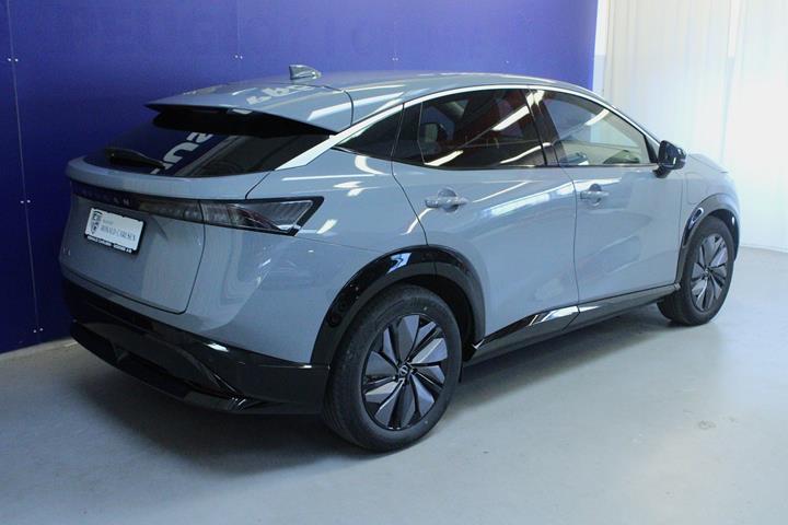 Grå Nissan Ariya fra 2024