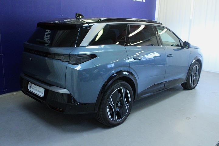 Blå Peugeot e-5008 fra 2025