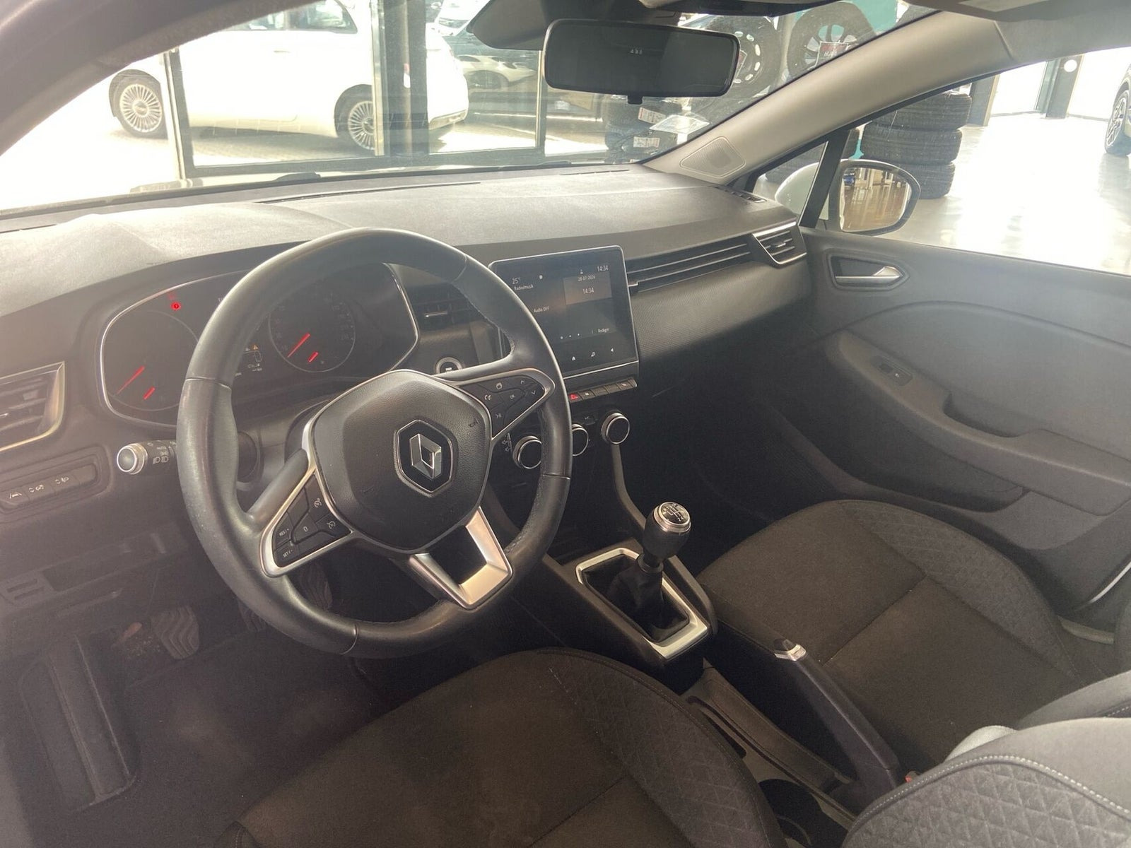 Hvid Renault Clio V fra 2020