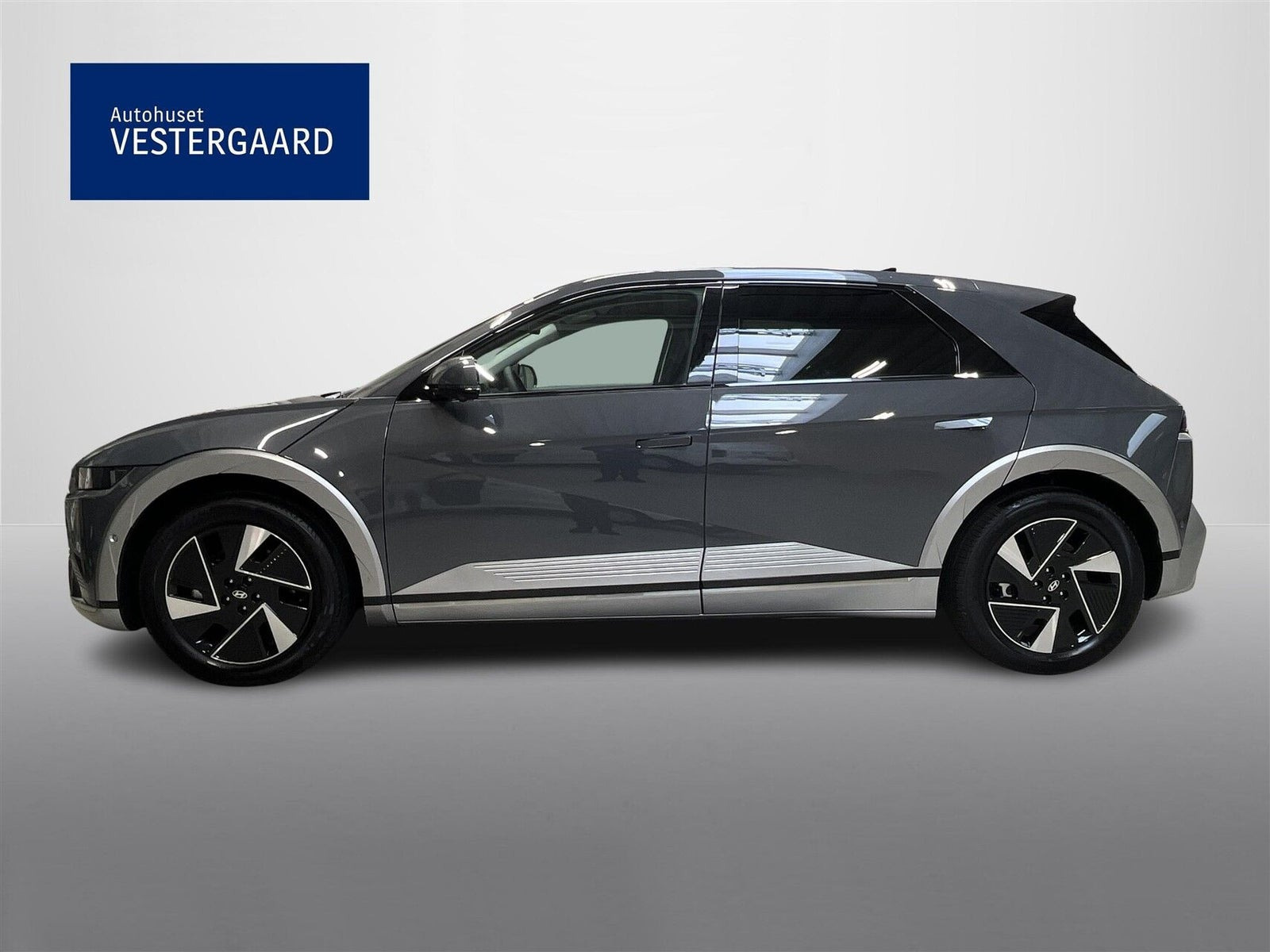 Grå Hyundai Ioniq 5 fra 2025