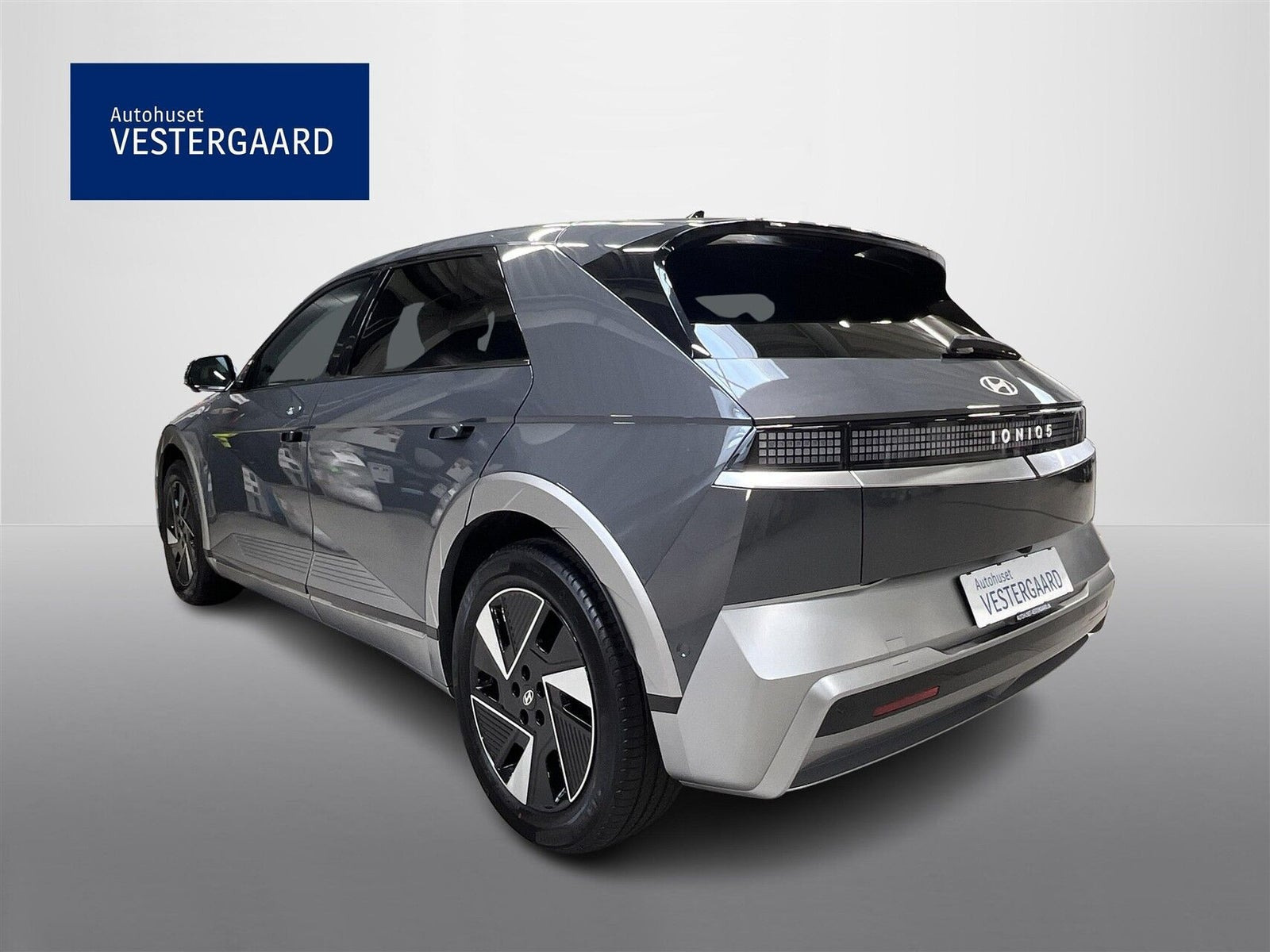 Grå Hyundai Ioniq 5 fra 2025