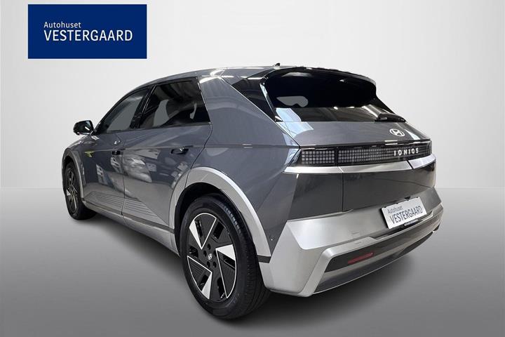 Grå Hyundai Ioniq 5 fra 2025