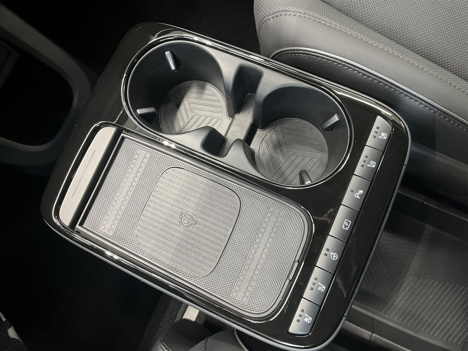 Grå Hyundai Ioniq 5 fra 2025