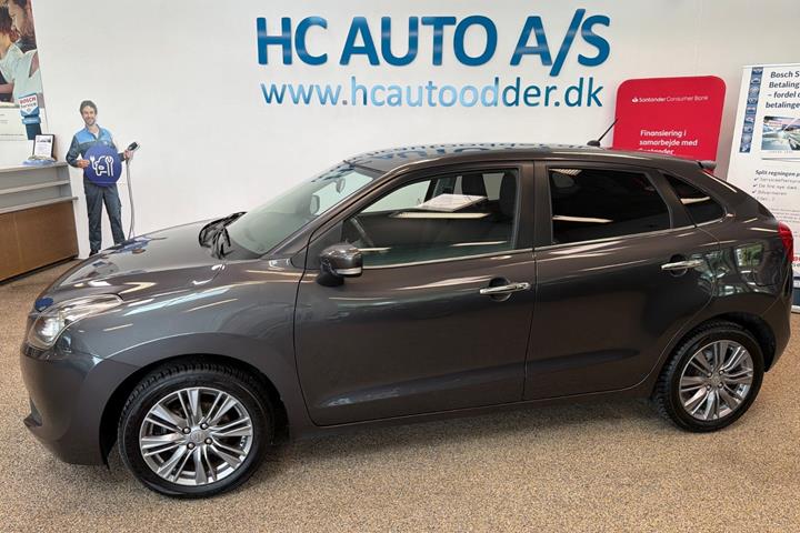 Grå Suzuki Baleno fra 2019
