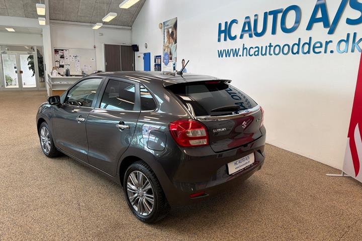 Grå Suzuki Baleno fra 2019