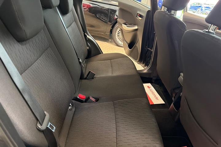 Grå Suzuki Baleno fra 2019