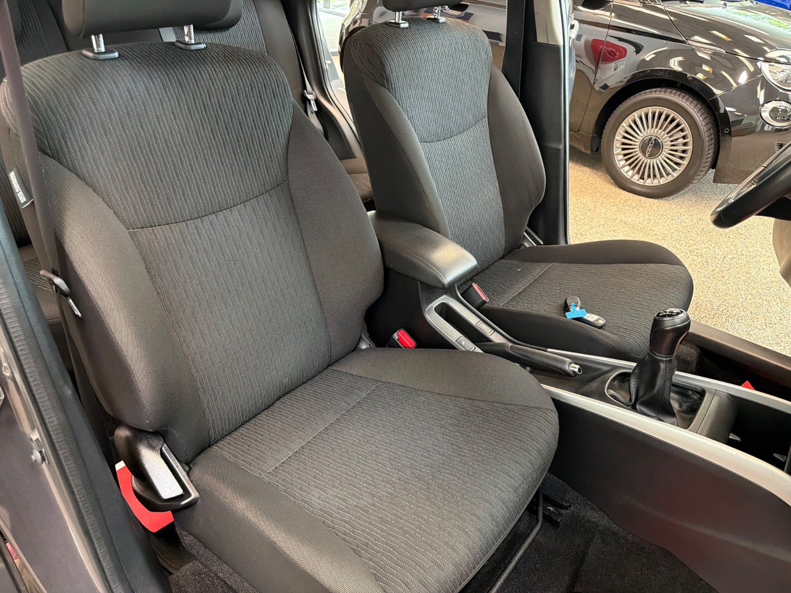 Grå Suzuki Baleno fra 2019