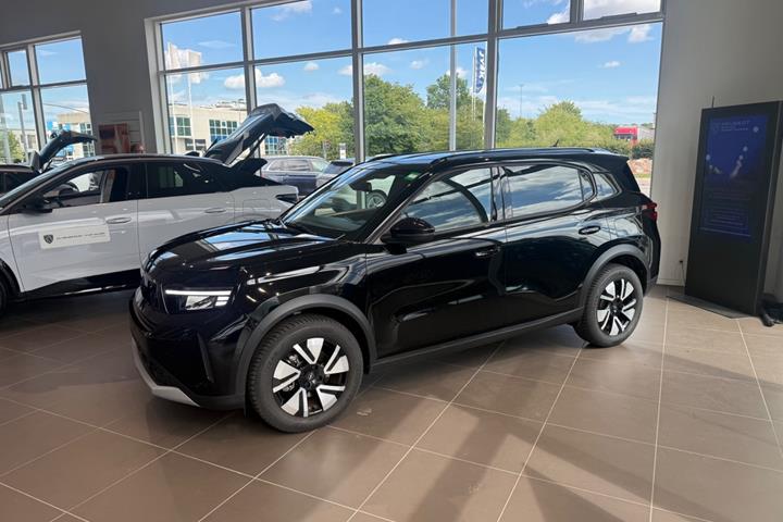 Rød Opel Frontera fra 2025