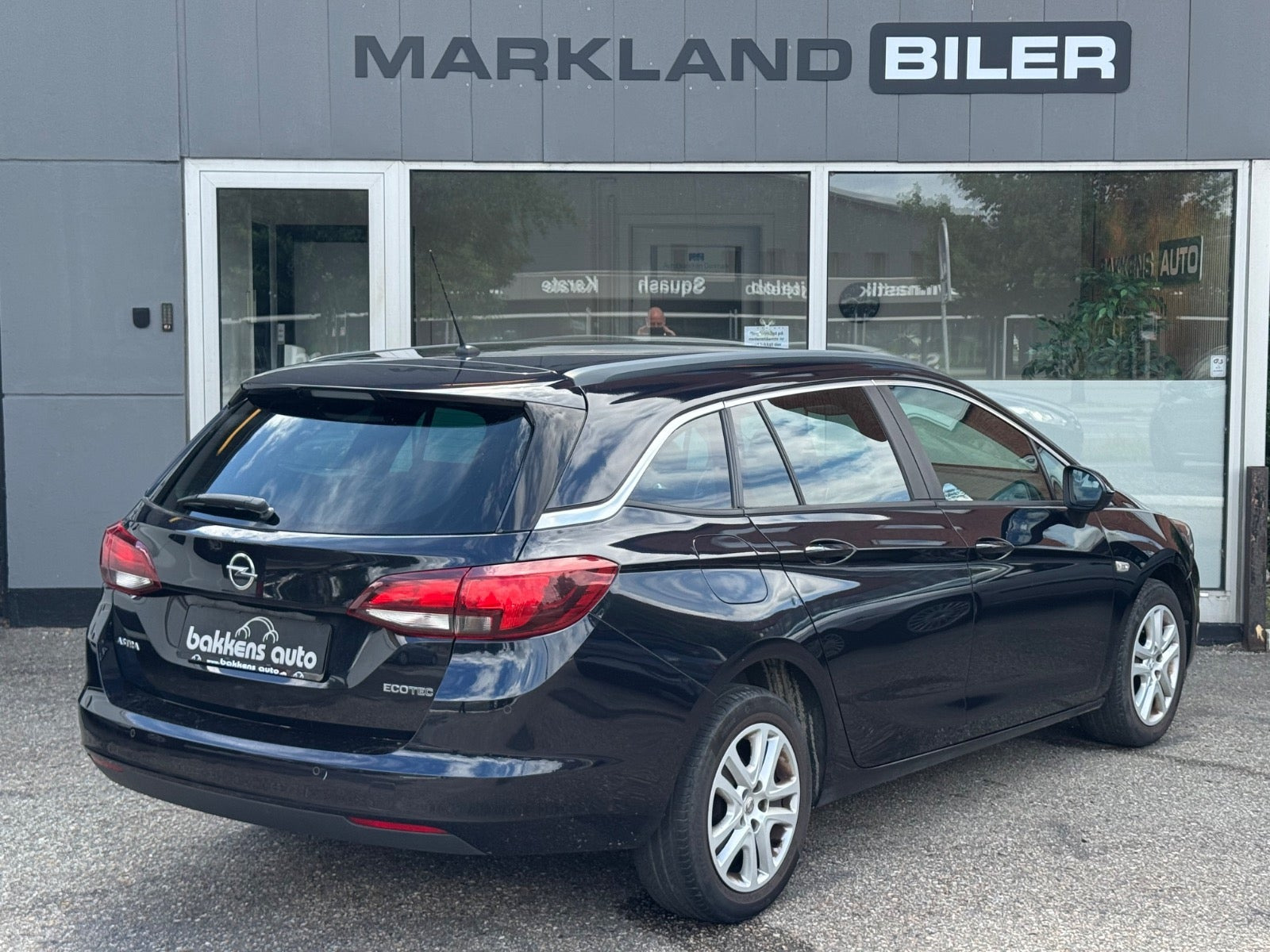 Sort Opel Astra fra 2019