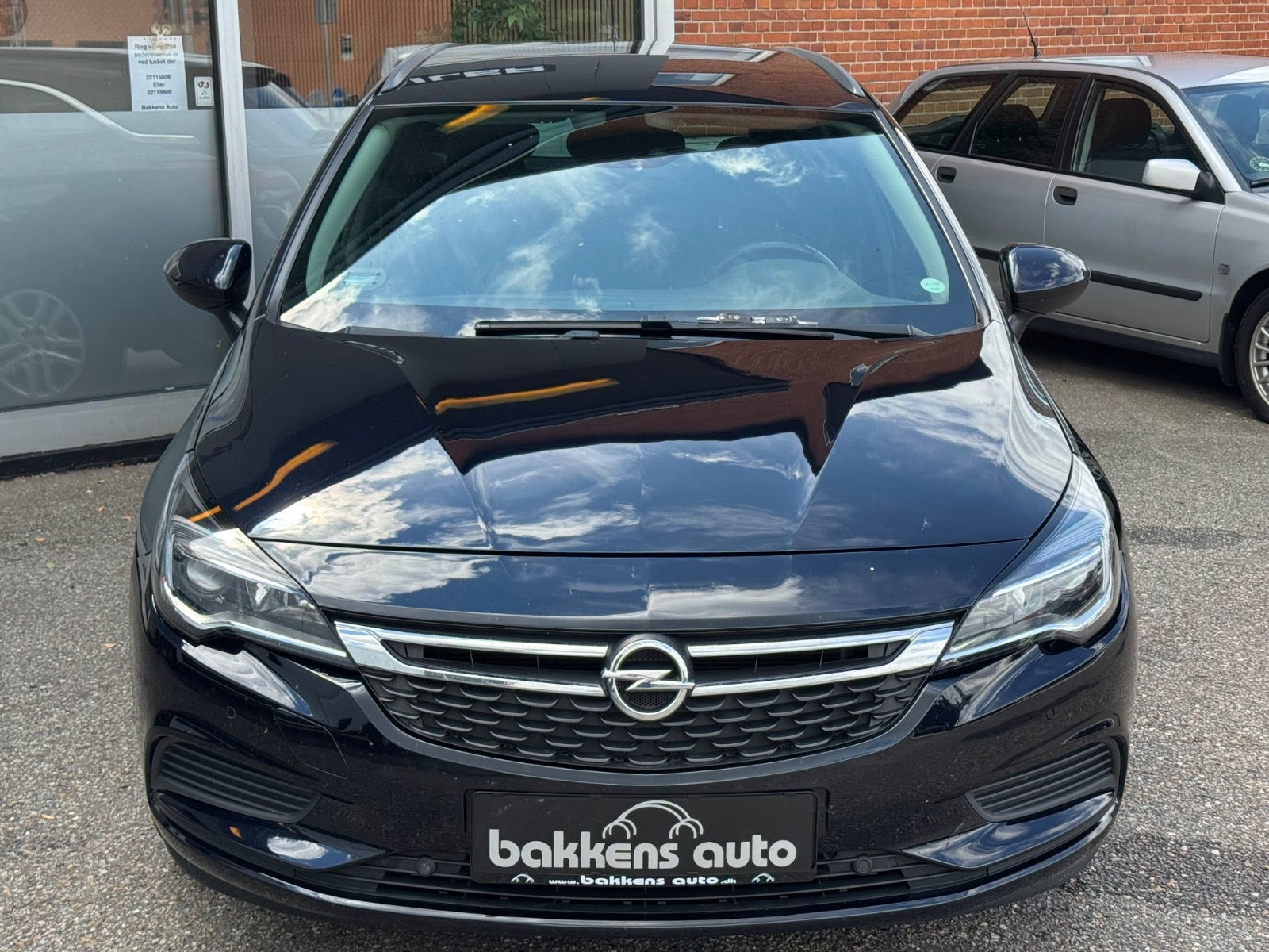 Sort Opel Astra fra 2019