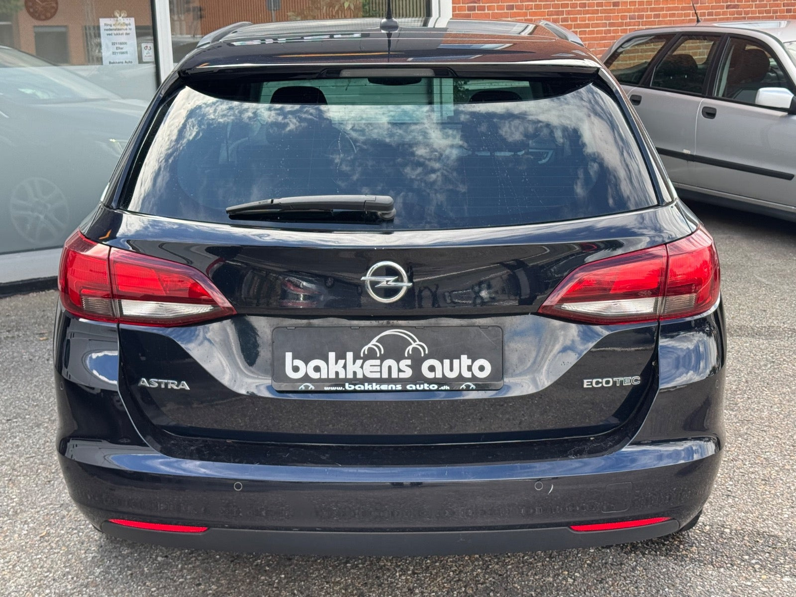 Sort Opel Astra fra 2019