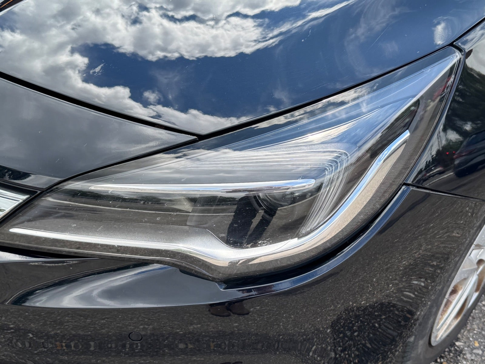 Sort Opel Astra fra 2019