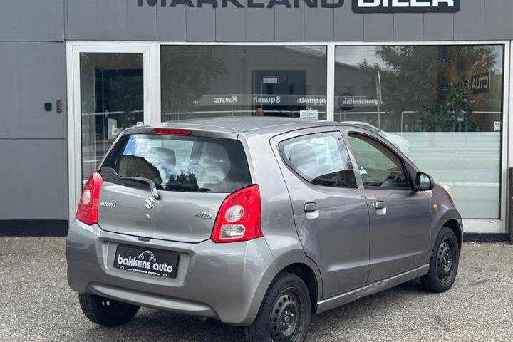Sort Suzuki Alto fra 2012