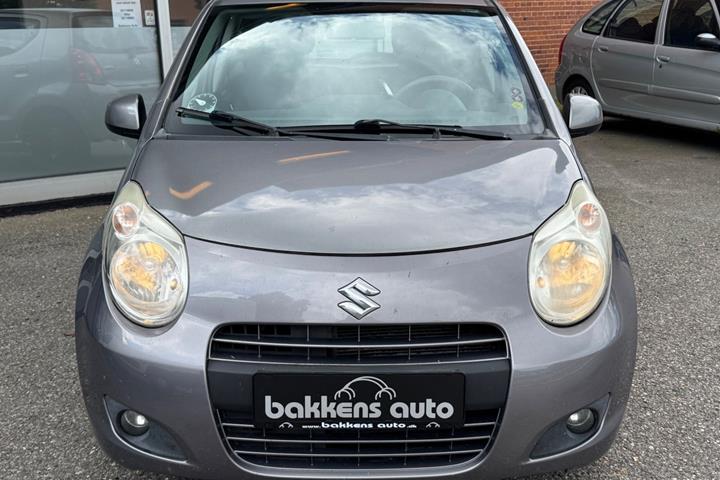 Sort Suzuki Alto fra 2012