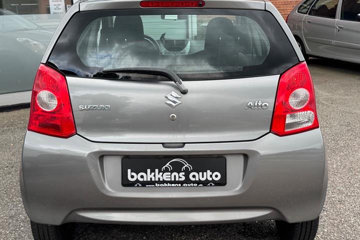 Sort Suzuki Alto fra 2012